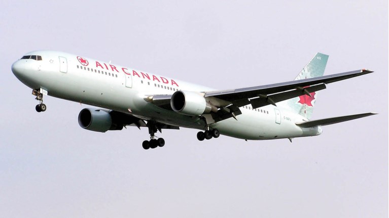 Τελ Αβιβ: Boeing της Air Canada προσγειώθηκε εν μέσω πυραυλικής επίθεσης
