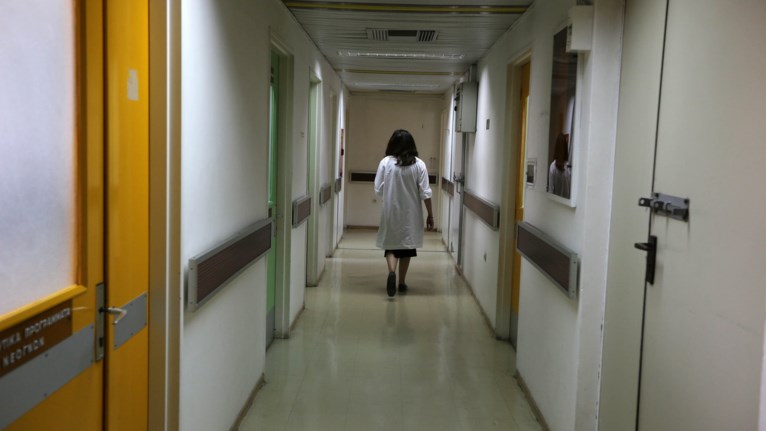 SOS από την ΠΟΕΔΗΝ: Μία νοσοκόμα για 40 ασθενείς στα νοσοκομεία
