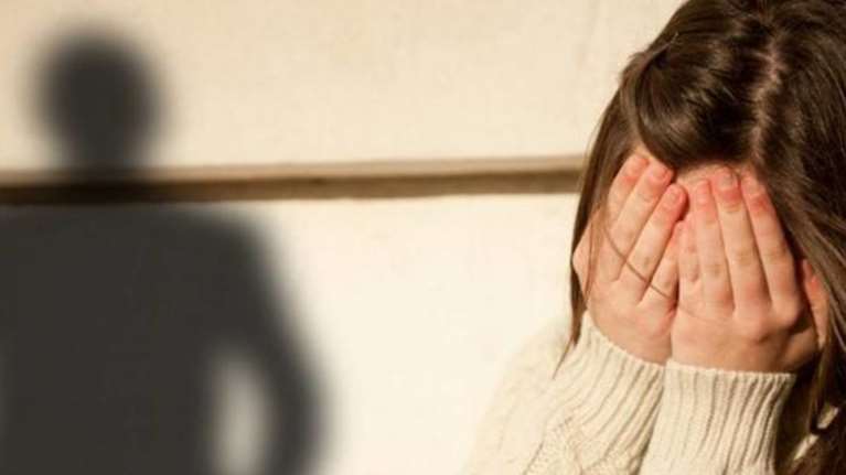 &quot;Δεν θα πείραζα ποτέ την τριάμισι ετών κόρη μου...&quot;: Αρνείται τις κατηγορίες για ασέλγεια ο γιατρός