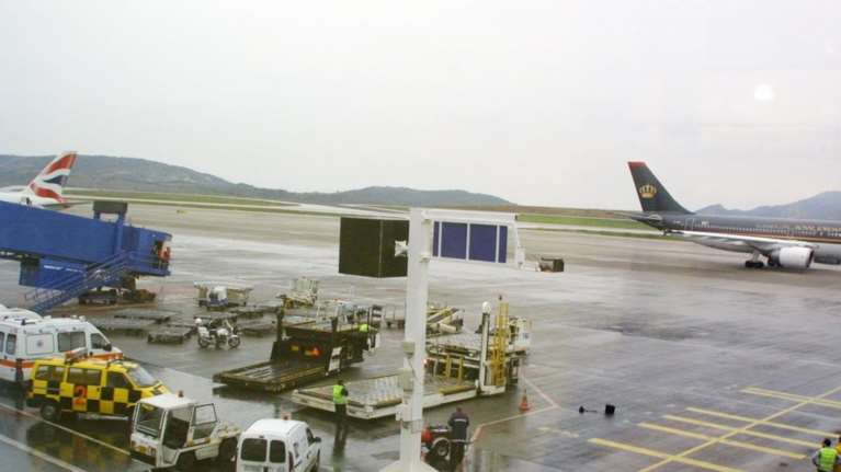 Αναγκαστική προσγείωση της Egypt Air στο &quot;Ελ. Βενιζέλος&quot;: Επιβάτες κρύφτηκαν στη τουαλέτα - Η εμπλοκή με τον πιλότο