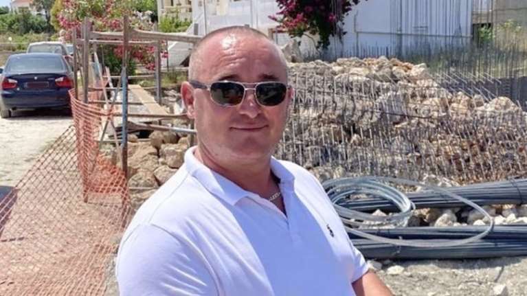 Ρόδος: Πώς πατέρας και γιος σκότωσαν τον 46χρονο εργολάβο - Δύο τα θανατηφόρα χτυπήματα στο κεφάλι πριν τον γδύσουν