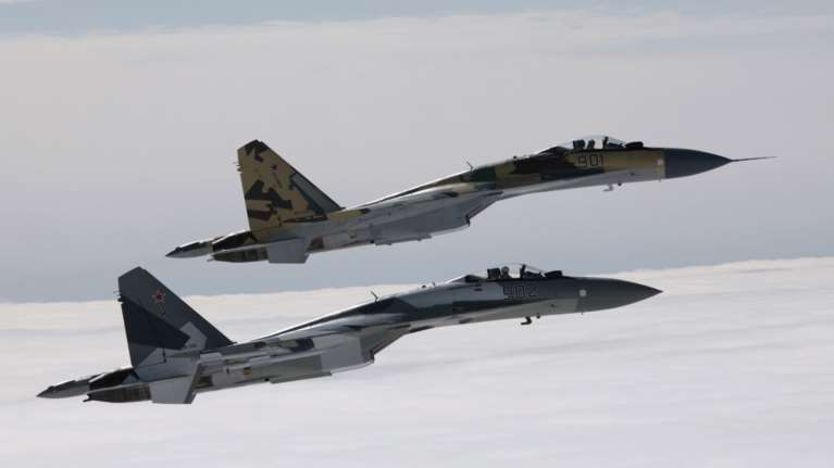 Το ΝΑΤΟ προειδοποιεί τη Ρωσία με το άρθρο 5: "Θα χρησιμοποιήσουμε όλα τα στρατιωτικά εργαλεία για να αμυνθούμε"