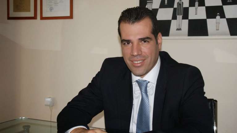 Επιστολή Πλεύρη στον Πανελλήνιο Ιατρικό Σύλλογο: Εξετάστε εάν γυναικολόγοι απέτρεψαν εγκύους να εμβολιαστούν