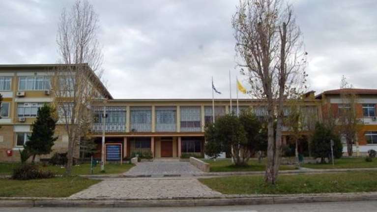 Τρόμος στην Πάτρα: Φοιτητές έκρυψαν τη μητέρα τους στην εστία του Πανεπιστημίου για να τη σώσουν από τον πατέρα τους