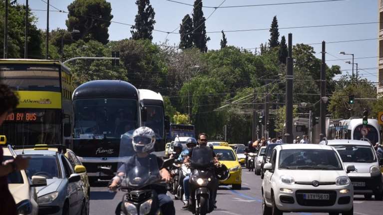 Ψηφίζεται στην Ολομέλεια της Βουλής το νομοσχέδιο για την οδήγηση από τα 17