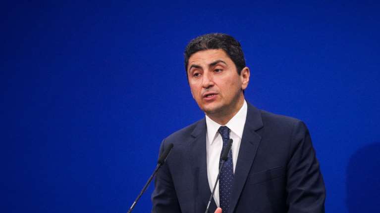 Εισαγγελική παρέμβαση για την επίθεση Αυγενάκη σε υπαλλήλο στο αεροδρόμιο &quot;Ελ. Βενιζέλος&quot; - Για ποια αδικήματα ερευνάται