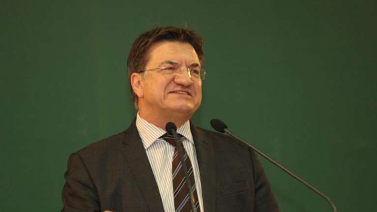 Ο Πέτρος Ευθυμίου πρόεδρος του 3ου Συνεδρίου ΠΑΣΟΚ - ΚΙΝΑΛ