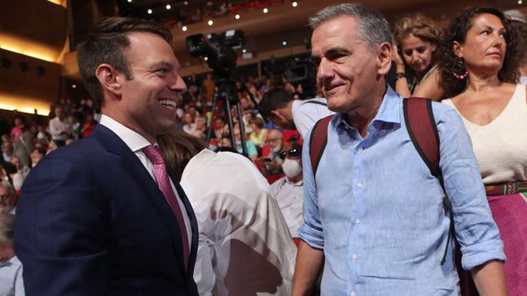 Η Ομπρέλα αμφιβητεί τον Κασσελάκη: Εχει τις ίδιες θέσεις με τον Μητσοτάκη - Υποχώρηση στις εκλογές και στρατηγική ήττα