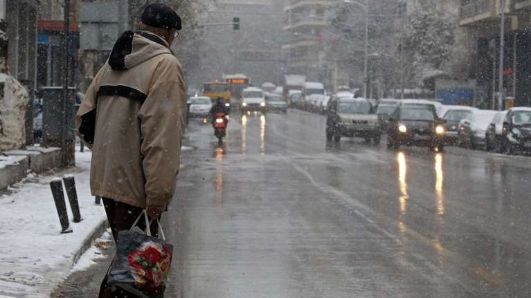 Χιόνια, βροχές και πτώση της θερμοκρασίας έως και 10 βαθμούς - Πού θα χτυπήσει η κακοκαιρία τις επόμενες ώρες
