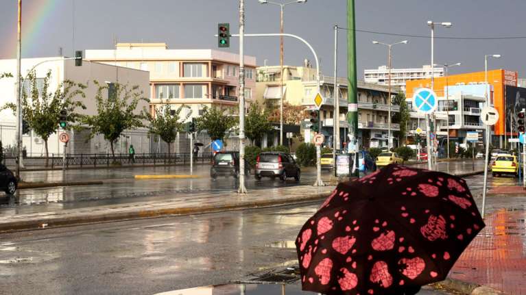 Καιρός: Πάνω από 30 βαθμούς ο υδράργυρος στα Χανιά - Λασποβροχές και καταιγίδες τη Δευτέρα