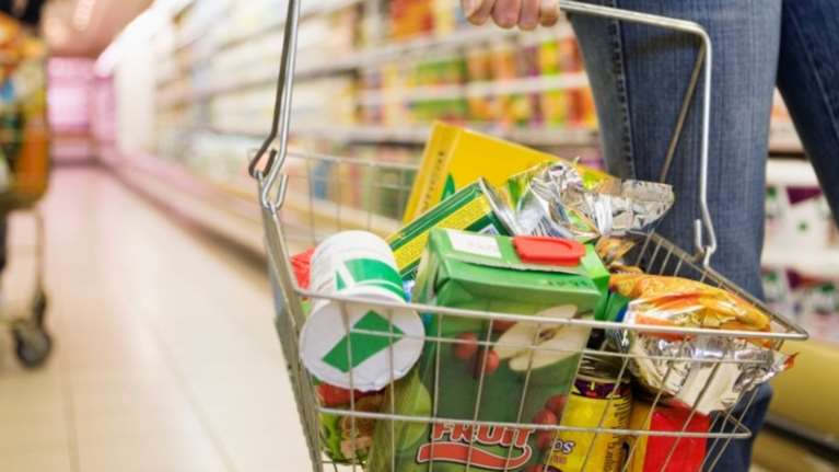 ΙΕΛΚΑ: Τι δείχνουν τα πρώτα στοιχεία από τις αυξήσεις στα ράφια των σούπερ μάρκετ