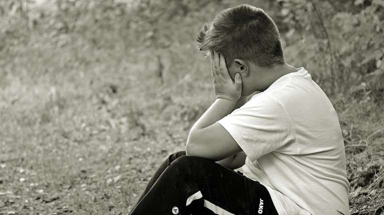 Η τραγική ιστορία του 12χρονου Χρήστου: Ορφανός για δεύτερη φορά - Μετά τους φυσικούς γονείς του, έχασε και τους θετούς από κορονοϊό [Βίντεο]