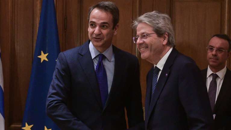 Τζεντιλόνι: Η Κομισιόν θα προτείνει σήμερα τη λήξη της ενισχυμένης εποπτείας για την ελληνική οικονομία