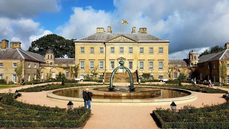 Dumfries House: Το εμβληματικό αρχοντικό στη Σκωτία, η επίσκεψη Μητσοτάκη και τα σχέδια για το Τατόι [εικόνες]