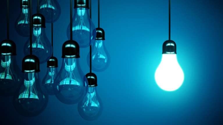 Έρχεται σοκ με εκκαθαριστικούς λογαριασμούς ρεύματος έως και 800 ευρώ – Τα σχέδια για νέα μέτρα στήριξης