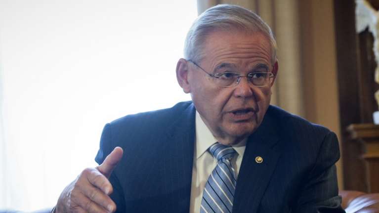 Ηχηρό μήνυμα Μενέντεζ προς την Τουρκία: Οχι στην προμήθεια F-16 αν δεν αλλάξει πορεία