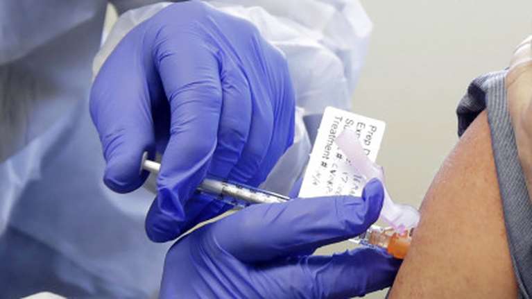 Σύμπραξη AstraZeneca και Ρωσίας: Ξεκινούν δοκιμές για να συνδυάσουν τα εμβόλια Οξφόρδης και Sputnik V