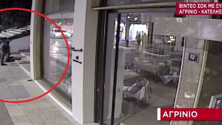 Αγρίνιο: Βίντεο ντοκουμέντο από τον ξυλοδαρμό μέχρι θανάτου του 54χρονου - &quot;Να πάρω ασθενοφόρο ή θα πεθάνεις μόνος σου; Ψόφα&quot;