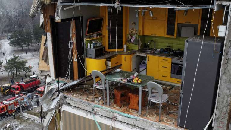 Ουκρανία: Viral η άθικτη κίτρινη κουζίνα στο Ντνίπρο μετά τη ρωσική επίθεση - Η τραγική ιστορία