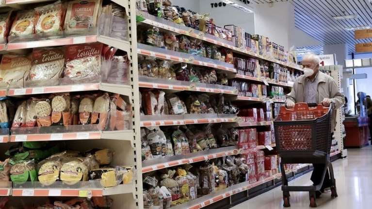 Αλαλούμ με το άνοιγμα των καταστημάτων σήμερα - Τι ισχύει για τα σούπερ μάρκετ