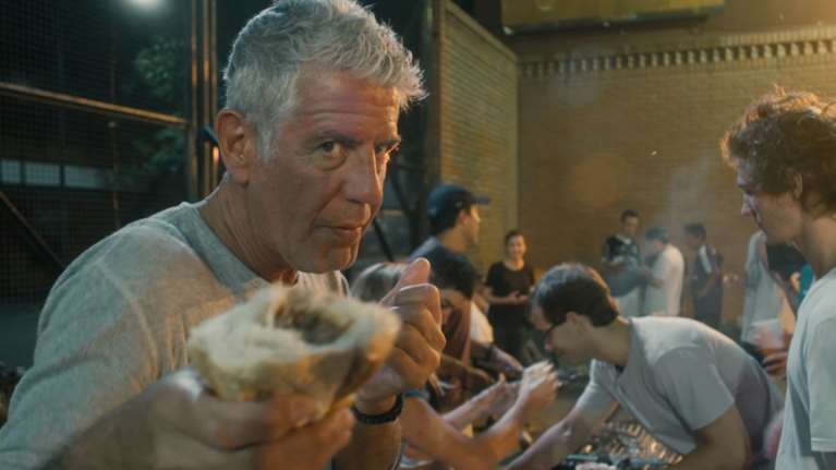 Μπουρντέν: Σάλος με νέα βιογραφία για την αυτοκτονία του - "Δεν σταμάτησε ποτέ να πίνει, μισούσε αυτό που είχε γίνει"