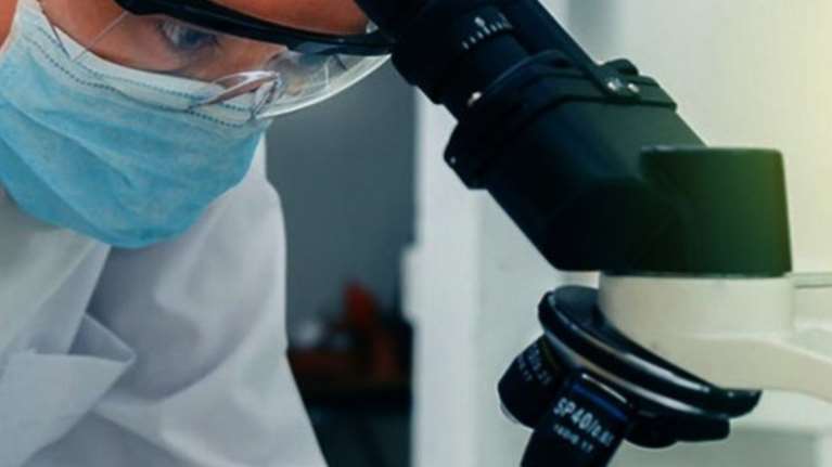 &quot;Θερίζει&quot; ο καρκίνος στις ηλικίες κάτω των 50 ετών: Ποιος είναι ο πιο συχνός - Τα συμπτώματα που πρέπει να μας ανησυχήσουν