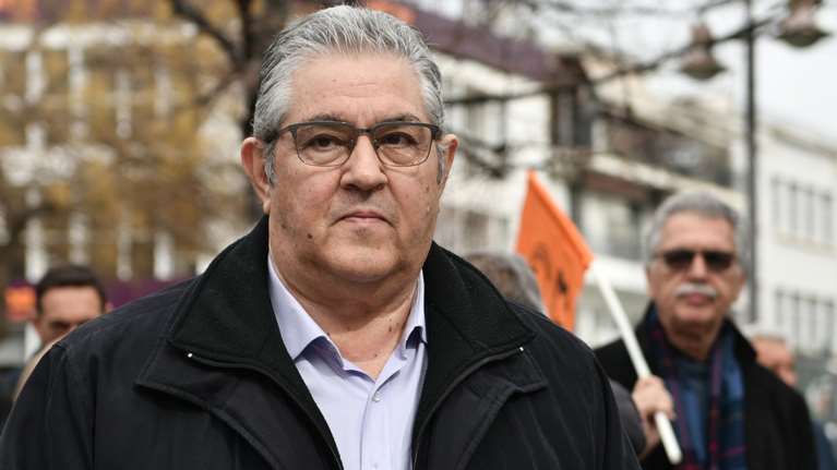 Επίθεση ΝΔ, ΣΥΡΙΖΑ, ΠΑΣΟΚ στον Κουτσούμπα: &quot;Κατάπτυστη δήλωση&quot;, &quot;μισογυνισμός&quot; και &quot;σεξιστικό παραλήρημα&quot; τα περί sugar daddies