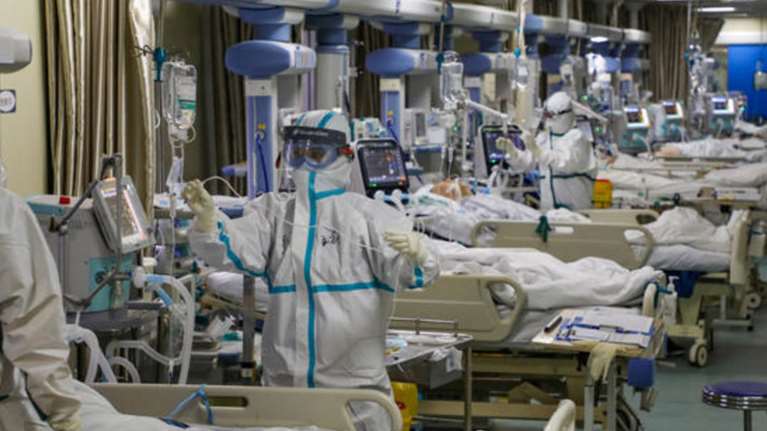 Κορονοϊός: Επαναστατική πρόταση από έλληνες γιατρούς για τους ασθενείς- Τι αποκάλυψε ο λοιμωξιολόγος Τσιόδρας