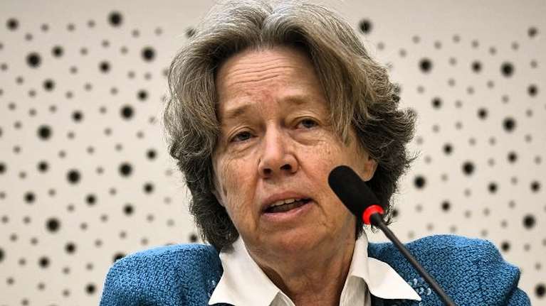 Καθηγήτρια Λινού: Επικίνδυνα τα πάρτι στις πλατείες- Μπορεί να έχουμε ξαφνικά και 500 κρούσματα κορονοϊού