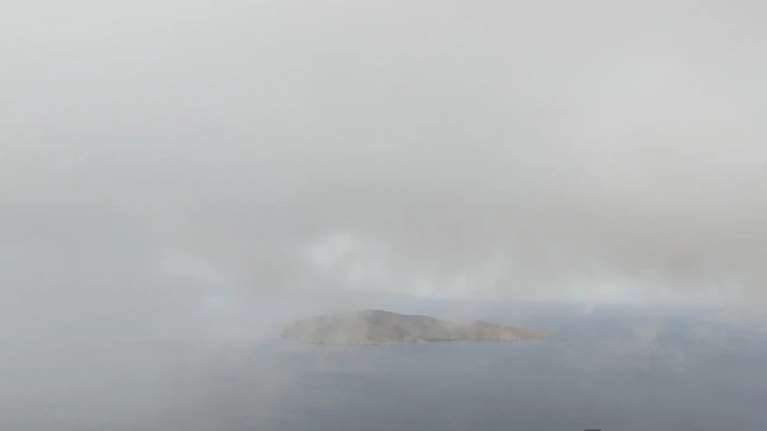 Απόκοσμο σκηνικό στην Κρήτη: Τι είναι το φαινόμενο "προβέτζα" που κάλυψε με ομίχλη το Λασίθι [βίντεο]