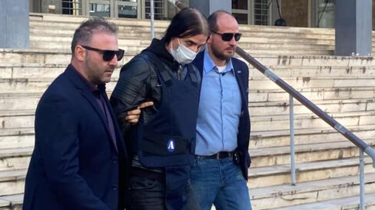 Θεσσαλονίκη: Πήρε προθεσμία ο 44χρονος Νορβηγός - Προσπάθησε να του επιτεθεί πολίτης στα δικαστήρια [βίντεο]