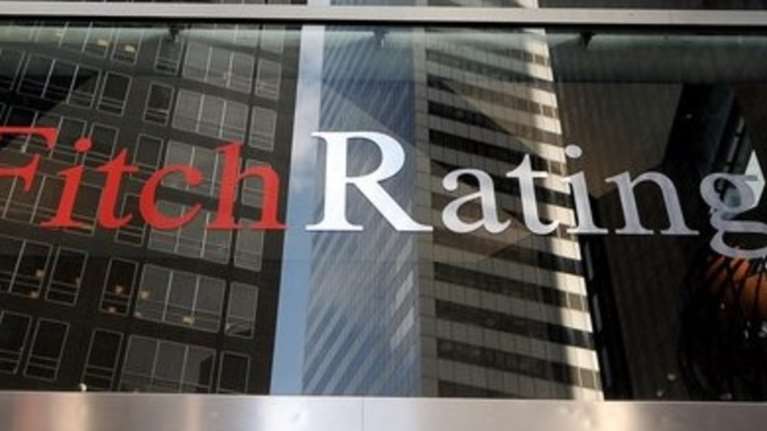 Fitch: Στο ΒΒ+ η οικονομία της Ελλάδας - Μόλις ένα σκαλοπάτι κάτω από την επενδυτική βαθμίδα
