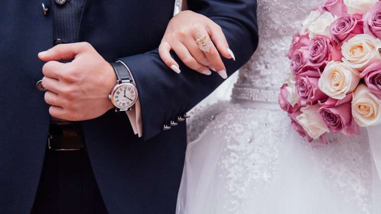 Κρήτη: Ακυρώθηκε γαμοβάπτιση με 2.000 καλεσμένους και 14 κουμπάρους γιατί ο γαμπρός συνελήφθη για ναρκωτικά