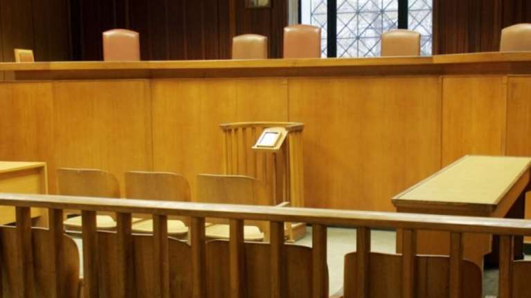 Ρόδος: Εργαζόμενος κατήγγειλε σεξουαλική παρενόχληση από προϊστάμενό του - Τον θώπευσε μπροστά στη σύντροφό του