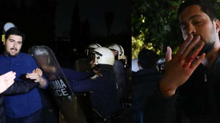 Φοιτητές έφτασαν έξω από το Μέγαρο Μαξίμου και άνοιξαν πανό - Ένταση και σπρωξίματα από τους αστυνομικούς [Βίντεο]