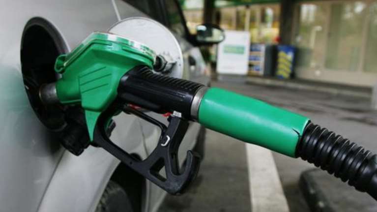 Αυτές θα είναι οι τιμές των καυσίμων στην Ελλάδα μετά την ιστορική &quot;βουτιά&quot; του Αμερικανικού πετρελαίου