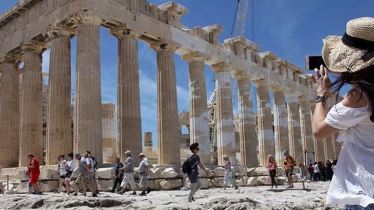 Δυσφορία στη Ρώμη για τον αποκλεισμό των Ιταλών τουριστών από τις διακοπές στην Ελλάδα- Στην Αθήνα ο Ιταλός ΥΠΕΞ