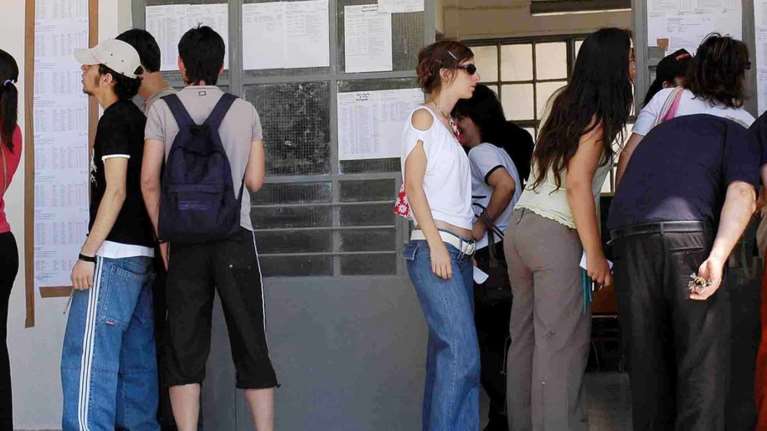 Βάσεις 2020: Πτώση στις περισσότερες σχολές με ιστορική &quot;βουτιά&quot; στις Ιατρικές - Πότε ανακοινώνονται