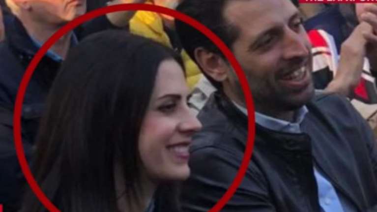 Ελένη Χρονοπούλου: Η πρώτη δημόσια εμφάνιση μετά την αποκάλυψη της καταγγελίας - Στην ομιλία Ανδρουλάκη