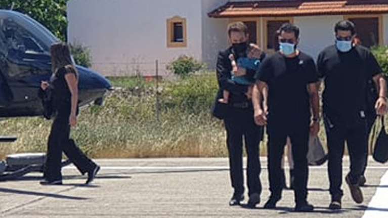 Εγκλημα στα Γλυκά Νερά: Τραγική φιγούρα ο σύζυγος της Καρολάιν με το μωρό τους στην αγκαλιά  [εικόνες - βίντεο]