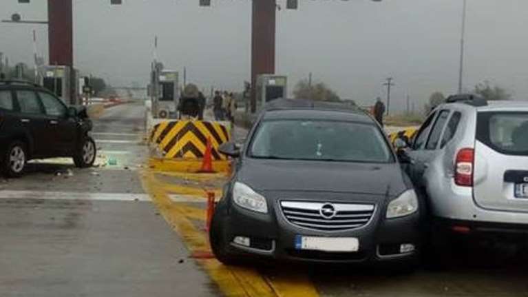 Εγνατία Οδός: Καραμπόλα 50 αυτοκινήτων λόγω ομίχλης - Εγλωβίστηκαν επιβάτες - Επτά τραυματίες [εικόνες - βίντεο]
