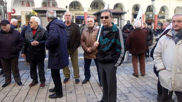 Στις 2 Ιουνίου οι αυξήσεις σε 250.000 επικουρικές συντάξεις - Βρούτσης: Διορθώνουμε τον αντισυνταγματικό νόμο Κατρούγκαλου