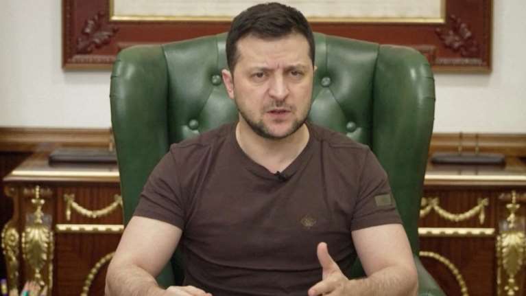 "Είμαι έτοιμος για διαπραγματεύσεις" με τον Πούτιν δηλώνει ο Ζελένσκι - "Αν αποτύχουν θα έχουμε Γ' Παγκόσμιο Πόλεμο"