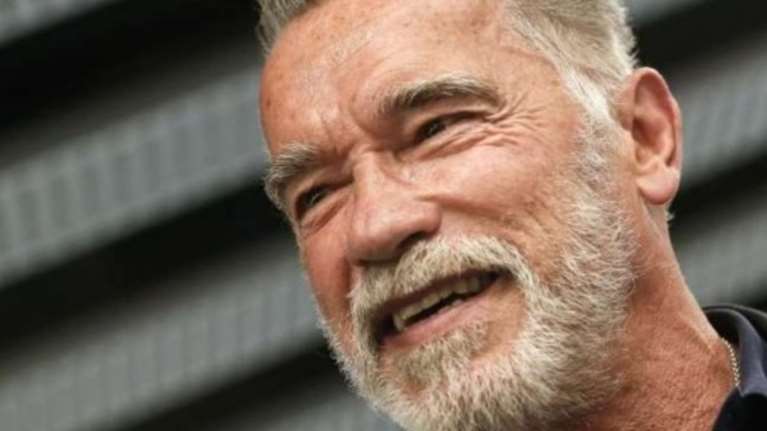 Ο Σβαρτσενέγκερ &quot;πυροβολεί&quot; τον Τραμπ: Ήταν ντροπή οι δηλώσεις με τον Πούτιν - Αναρωτήθηκα πότε θα του ζητήσει αυτόγραφο