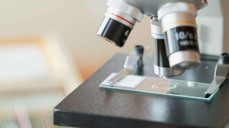 Κομισιόν: &quot;Δεν υπάρχουν αποδείξεις&quot; ότι η υδροξυχλωροκίνη είναι αποτελεσματικό φάρμακο