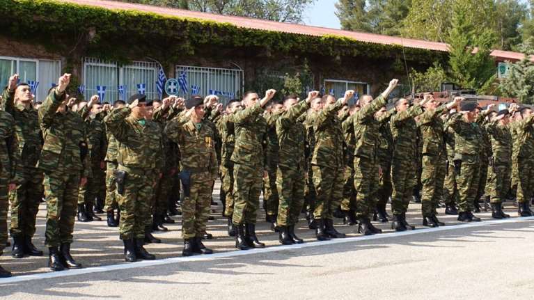 Η Ελλάδα επισπεύδει την αύξηση της θητείας στους 12 μήνες  - Περισσότεροι στα σύνορα