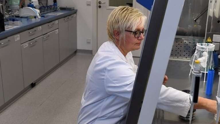 Δανός δότης σπέρματος: Οι κίνδυνοι, τα όρια των γενετικών ελέγχων και τα κενά - Τι ισχύει σήμερα στην Ελλάδα