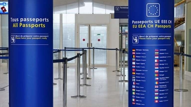 Κομισιόν: Να παραμείνουν κλειστά έως τις 15 Ιουνίου τα εξωτερικά σύνορα της ΕΕ