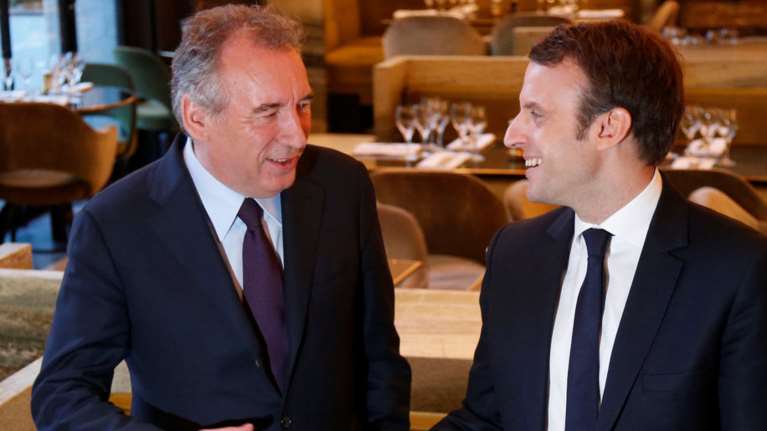 Η Γαλλία σε κρίση: Οι επιλογές του Μακρόν αν πέσει η κυβέρνηση Μπαϊρού