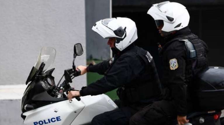 Οικογενειακή τραγωδία στο Πέραμα: Ειδικός φρουρός πυροβόλησε και σκότωσε κατά λάθος τον αστυνομικό αδερφό του